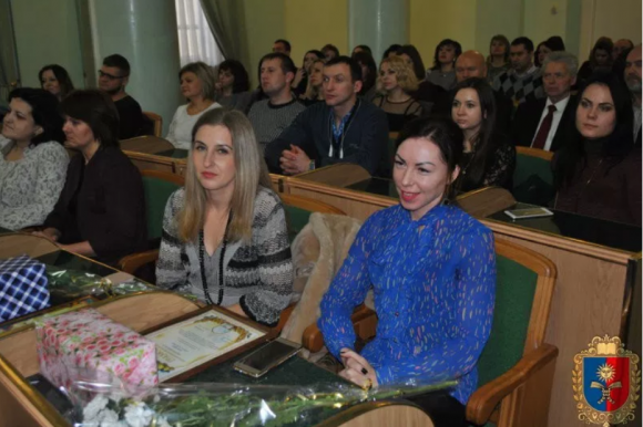 У Хмельницькому привітали суддів з професійним святом на сайті vsim.ua У Хмельницькому привітали суддів з професійним святом, фото №1 на сайті vsim.ua