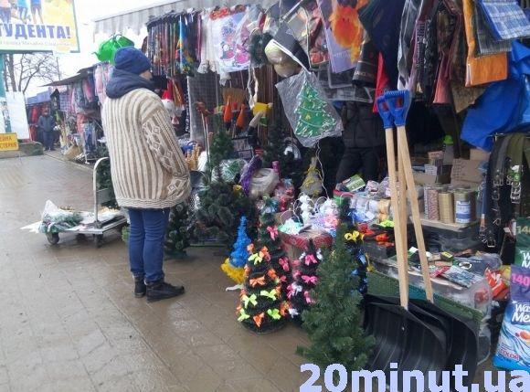 За скільки у Кам’янці можна придбати штучну ялинку? на сайті 20minut.ua За скільки у Кам’янці можна придбати штучну ялинку?, фото №2 на сайті 20minut.ua