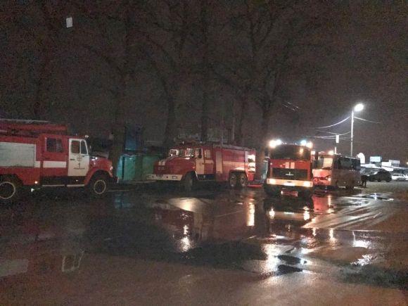 Вночі вщент згоріла шашлична на Толкучці, фото №1 на сайті vsim.ua