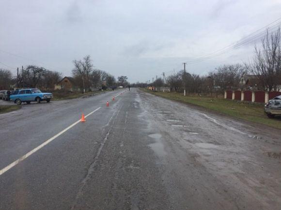 Смертельна аварія  біля Гнівані: авто охорони збило чоловіка та жінку на сайті 20minut.ua Смертельна аварія  біля Гнівані: авто охорони збило чоловіка та жінку, фото №1 на сайті 20minut.ua