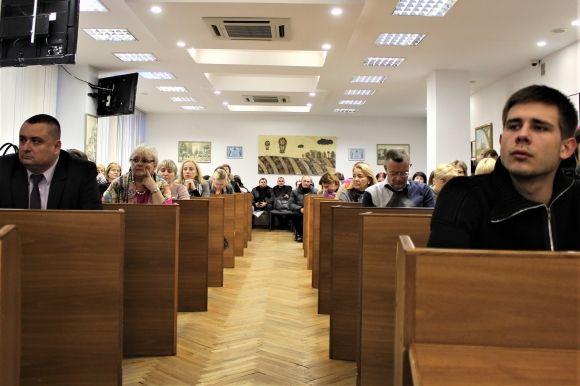 Бюджет-2018: вінничан цікавлять ремонти доріг та побудова шкіл на сайті 20minut.ua Бюджет-2018: вінничан цікавлять ремонти доріг та побудова шкіл, фото №10 на сайті 20minut.ua