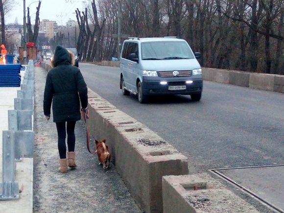 Старокостянтинівський міст частково відкрили для проїзду. Фоторепортаж з місця на сайті vsim.ua Старокостянтинівський міст частково відкрили для проїзду. Фоторепортаж з місця, фото №3 на сайті vsim.ua