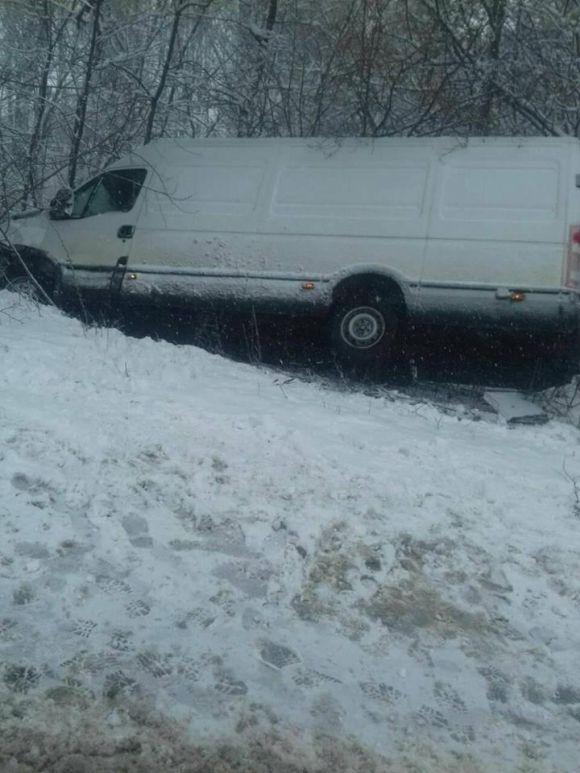 Сніг та ожеледиця цієї доби стали причиною низки ДТП на Вінниччині, фото №9 на сайті 20minut.ua