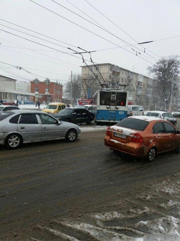 Сніг та ожеледиця цієї доби стали причиною низки ДТП на Вінниччині, фото №3 на сайті 20minut.ua