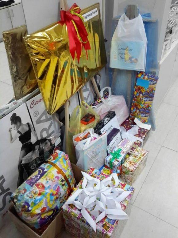 125 подарунків хмельницькі волонтери зібрали для потребуючих дітей, фото №3 на сайті vsim.ua