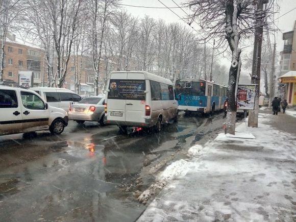 Вінниця з самого ранку поринула у затори. Перелік вулиць, фото №2 на сайті 20minut.ua