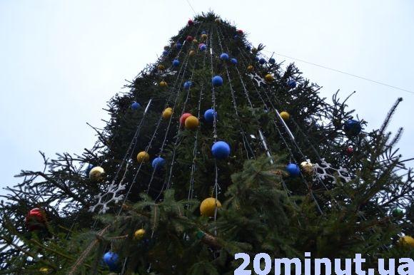 У Кам’янці - Подільському засяяла головна ялинка (ФОТО), фото №1 на сайті 20minut.ua