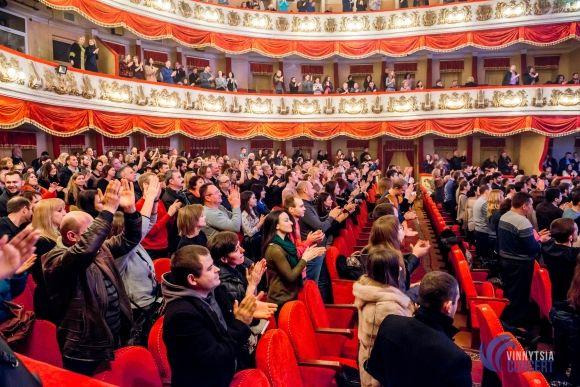 Вінниця зацінила рок-Моцарта з вінничанкою Василенко, солісткою «Pur:Pur», зірками «Х-Фактора» і гітаристами «Юркеш» на сайті 20minut.ua Вінниця зацінила рок-Моцарта з вінничанкою Василенко, солісткою «Pur:Pur», зірками «Х-Фактора» і гітаристами «Юркеш», фото №28 на сайті 20minut.ua