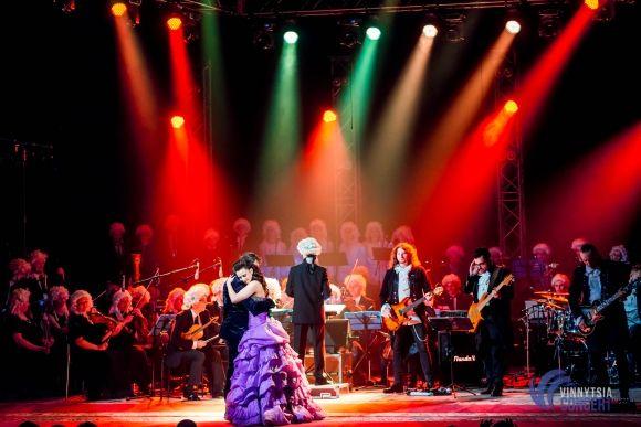 Вінниця зацінила рок-Моцарта з вінничанкою Василенко, солісткою «Pur:Pur», зірками «Х-Фактора» і гітаристами «Юркеш» на сайті 20minut.ua Вінниця зацінила рок-Моцарта з вінничанкою Василенко, солісткою «Pur:Pur», зірками «Х-Фактора» і гітаристами «Юркеш», фото №32 на сайті 20minut.ua