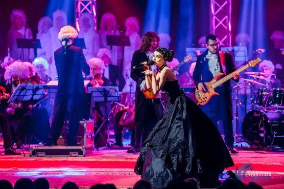 Вінниця зацінила рок-Моцарта з вінничанкою Василенко, солісткою «Pur:Pur», зірками «Х-Фактора» і гітаристами «Юркеш» на сайті 20minut.ua Вінниця зацінила рок-Моцарта з вінничанкою Василенко, солісткою «Pur:Pur», зірками «Х-Фактора» і гітаристами «Юркеш», фото №42 на сайті 20minut.ua