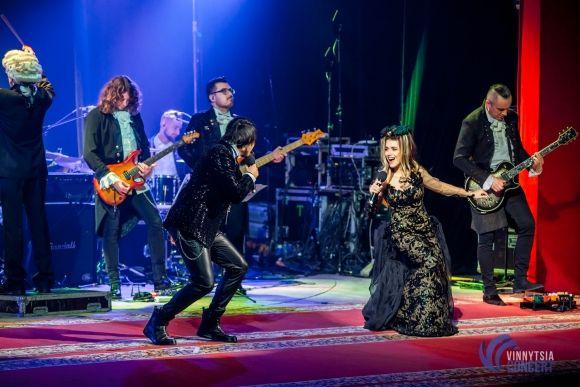 Вінниця зацінила рок-Моцарта з вінничанкою Василенко, солісткою «Pur:Pur», зірками «Х-Фактора» і гітаристами «Юркеш» на сайті 20minut.ua Вінниця зацінила рок-Моцарта з вінничанкою Василенко, солісткою «Pur:Pur», зірками «Х-Фактора» і гітаристами «Юркеш», фото №44 на сайті 20minut.ua