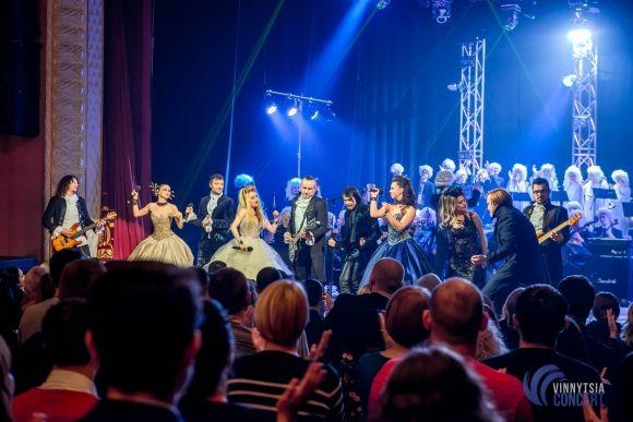 Вінниця зацінила рок-Моцарта з вінничанкою Василенко, солісткою «Pur:Pur», зірками «Х-Фактора» і гітаристами «Юркеш» на сайті 20minut.ua Вінниця зацінила рок-Моцарта з вінничанкою Василенко, солісткою «Pur:Pur», зірками «Х-Фактора» і гітаристами «Юркеш», фото №52 на сайті 20minut.ua