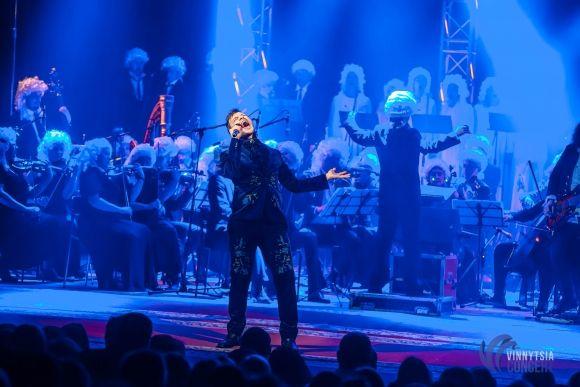 Вінниця зацінила рок-Моцарта з вінничанкою Василенко, солісткою «Pur:Pur», зірками «Х-Фактора» і гітаристами «Юркеш» на сайті 20minut.ua Вінниця зацінила рок-Моцарта з вінничанкою Василенко, солісткою «Pur:Pur», зірками «Х-Фактора» і гітаристами «Юркеш», фото №9 на сайті 20minut.ua