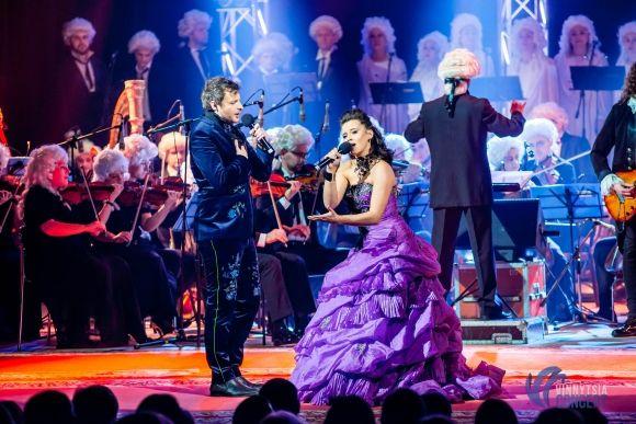 Вінниця зацінила рок-Моцарта з вінничанкою Василенко, солісткою «Pur:Pur», зірками «Х-Фактора» і гітаристами «Юркеш» на сайті 20minut.ua Вінниця зацінила рок-Моцарта з вінничанкою Василенко, солісткою «Pur:Pur», зірками «Х-Фактора» і гітаристами «Юркеш», фото №37 на сайті 20minut.ua