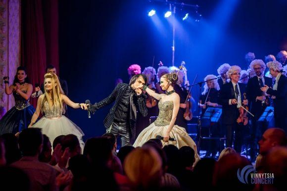 Вінниця зацінила рок-Моцарта з вінничанкою Василенко, солісткою «Pur:Pur», зірками «Х-Фактора» і гітаристами «Юркеш» на сайті 20minut.ua Вінниця зацінила рок-Моцарта з вінничанкою Василенко, солісткою «Pur:Pur», зірками «Х-Фактора» і гітаристами «Юркеш», фото №53 на сайті 20minut.ua