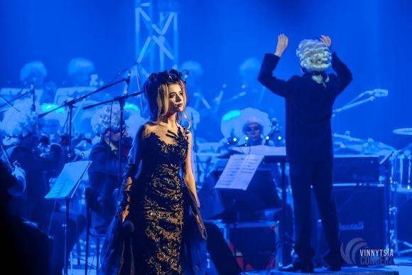 Вінниця зацінила рок-Моцарта з вінничанкою Василенко, солісткою «Pur:Pur», зірками «Х-Фактора» і гітаристами «Юркеш» на сайті 20minut.ua Вінниця зацінила рок-Моцарта з вінничанкою Василенко, солісткою «Pur:Pur», зірками «Х-Фактора» і гітаристами «Юркеш», фото №11 на сайті 20minut.ua