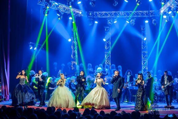 Вінниця зацінила рок-Моцарта з вінничанкою Василенко, солісткою «Pur:Pur», зірками «Х-Фактора» і гітаристами «Юркеш» на сайті 20minut.ua Вінниця зацінила рок-Моцарта з вінничанкою Василенко, солісткою «Pur:Pur», зірками «Х-Фактора» і гітаристами «Юркеш», фото №27 на сайті 20minut.ua