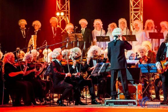 Вінниця зацінила рок-Моцарта з вінничанкою Василенко, солісткою «Pur:Pur», зірками «Х-Фактора» і гітаристами «Юркеш» на сайті 20minut.ua Вінниця зацінила рок-Моцарта з вінничанкою Василенко, солісткою «Pur:Pur», зірками «Х-Фактора» і гітаристами «Юркеш», фото №1 на сайті 20minut.ua