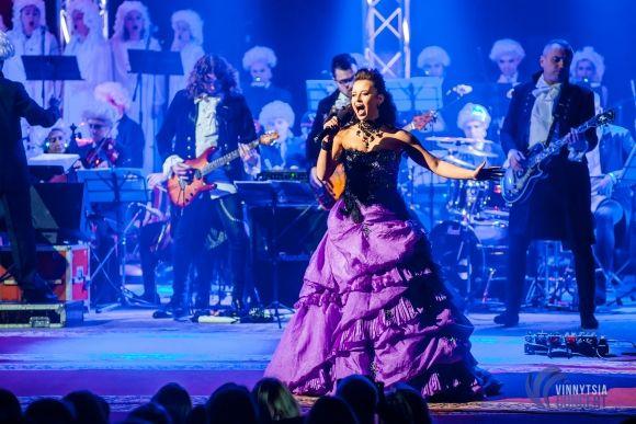 Вінниця зацінила рок-Моцарта з вінничанкою Василенко, солісткою «Pur:Pur», зірками «Х-Фактора» і гітаристами «Юркеш» на сайті 20minut.ua Вінниця зацінила рок-Моцарта з вінничанкою Василенко, солісткою «Pur:Pur», зірками «Х-Фактора» і гітаристами «Юркеш», фото №10 на сайті 20minut.ua