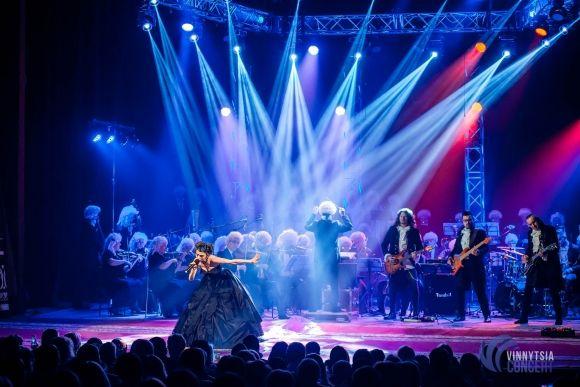 Вінниця зацінила рок-Моцарта з вінничанкою Василенко, солісткою «Pur:Pur», зірками «Х-Фактора» і гітаристами «Юркеш» на сайті 20minut.ua Вінниця зацінила рок-Моцарта з вінничанкою Василенко, солісткою «Pur:Pur», зірками «Х-Фактора» і гітаристами «Юркеш», фото №43 на сайті 20minut.ua