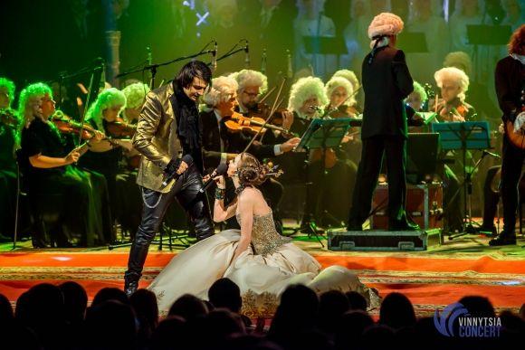 Вінниця зацінила рок-Моцарта з вінничанкою Василенко, солісткою «Pur:Pur», зірками «Х-Фактора» і гітаристами «Юркеш» на сайті 20minut.ua Вінниця зацінила рок-Моцарта з вінничанкою Василенко, солісткою «Pur:Pur», зірками «Х-Фактора» і гітаристами «Юркеш», фото №49 на сайті 20minut.ua