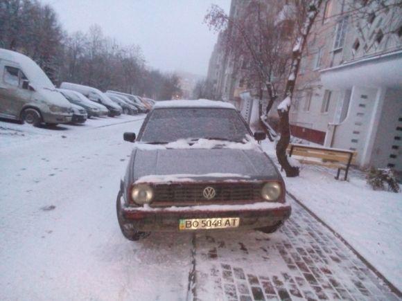 Тернопільські водії залишають автомобілі біля будинків і цим перешкоджають прибиранню снігу, фото №4 на сайті 20minut.ua