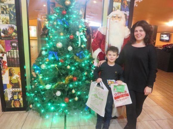 Хмельницька дітвора отримала подарунки за участь у проекті «Подарунок від Св. Миколая» від «ОКЕЙ FM» на сайті vsim.ua Хмельницька дітвора отримала подарунки за участь у проекті «Подарунок від Св. Миколая» від «ОКЕЙ FM», фото №3 на сайті vsim.ua