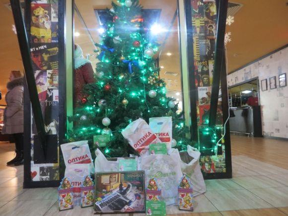 Хмельницька дітвора отримала подарунки за участь у проекті «Подарунок від Св. Миколая» від «ОКЕЙ FM» на сайті vsim.ua Хмельницька дітвора отримала подарунки за участь у проекті «Подарунок від Св. Миколая» від «ОКЕЙ FM», фото №9 на сайті vsim.ua