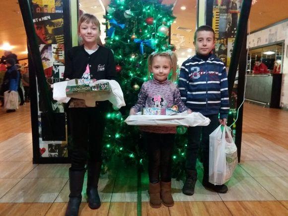 Хмельницька дітвора отримала подарунки за участь у проекті «Подарунок від Св. Миколая» від «ОКЕЙ FM» на сайті vsim.ua Хмельницька дітвора отримала подарунки за участь у проекті «Подарунок від Св. Миколая» від «ОКЕЙ FM», фото №4 на сайті vsim.ua