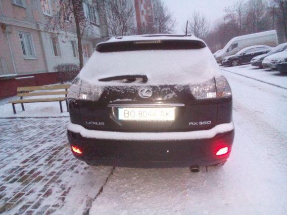 Тернопільські водії залишають автомобілі біля будинків і цим перешкоджають прибиранню снігу, фото №1 на сайті 20minut.ua
