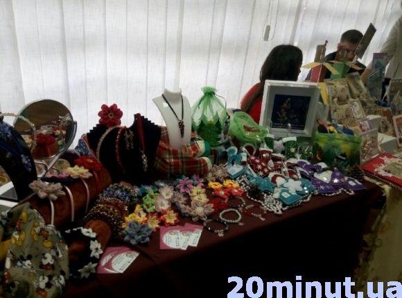У Кам’янці проходить ярмарок особливих подарунків на сайті 20minut.ua У Кам’янці проходить ярмарок особливих подарунків, фото №1 на сайті 20minut.ua