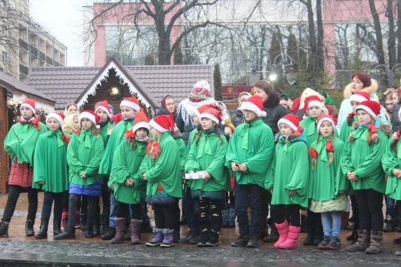 Концертом та колядками на Майдані Незалежності відкрили Різдвяний вертеп, фото №8 на сайті 20minut.ua