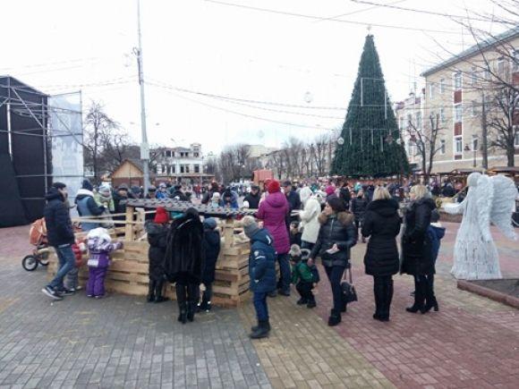 Новини Хмельницького - фото з "Жива фотозона": на Проскурівську привезли кізочок і овечок "Жива фотозона": на Проскурівську привезли кізочок і овечок, фото №3 на сайті vsim.ua