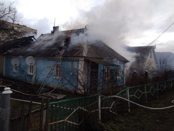 Через коротке замкнення електромережі у Волочиську згорів будинок, фото №1 на сайті vsim.ua