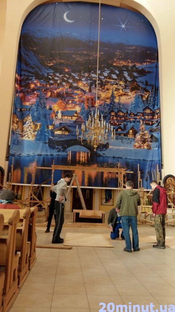 В церкві на Алясці почали встановлювати найбільшу шопку в Україні, фото №1 на сайті 20minut.ua