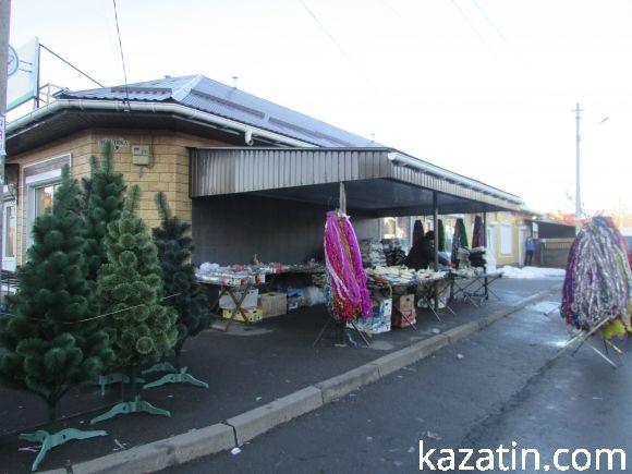 Свято в душі і на клендарі, а на асфальті — біда. Дивись під ноги!, фото №2 на сайті 20minut.ua