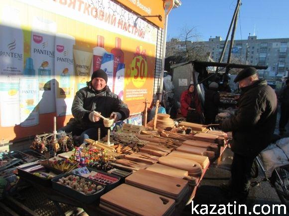 Свято в душі і на клендарі, а на асфальті — біда. Дивись під ноги!, фото №3 на сайті 20minut.ua