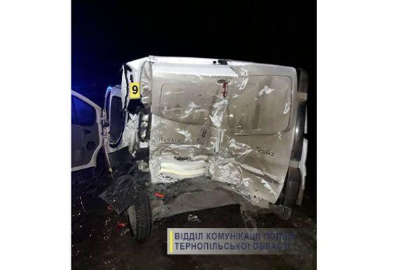 Страшна аварія на Збаражчині: 2 людей загинуло, 5 травмованих, фото №1 на сайті 20minut.ua