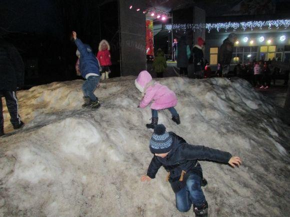 Святковий настрій на центральній площі міста, фото №10 на сайті 20minut.ua