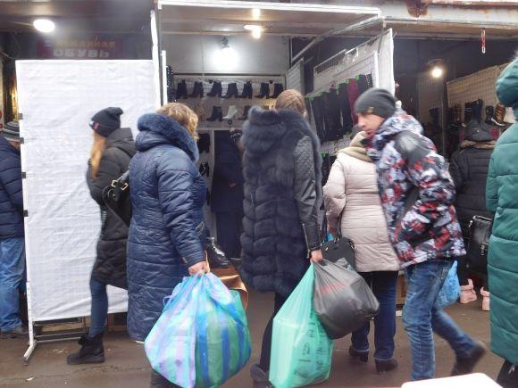 Місія “скупити все”: передноворічний ажіотаж на ринках Хмельницького на сайті vsim.ua Місія “скупити все”: передноворічний ажіотаж на ринках Хмельницького, фото №12 на сайті vsim.ua