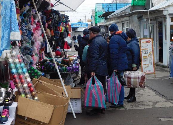 Місія “скупити все”: передноворічний ажіотаж на ринках Хмельницького на сайті vsim.ua Місія “скупити все”: передноворічний ажіотаж на ринках Хмельницького, фото №7 на сайті vsim.ua