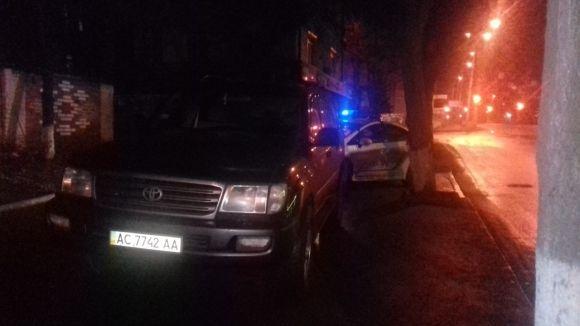 Хмільна втома: патрульні піймали п’яного СБУшника за кермом «Toyota Land Cruiser» на сайті 20minut.ua Хмільна втома: патрульні піймали п’яного СБУшника за кермом «Toyota Land Cruiser», фото №2 на сайті 20minut.ua