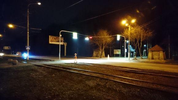 Проблемну «зебру» біля Лісопарку освітили. Увагу водіїв привертатимуть «поліцейські» маячки, фото №5 на сайті 20minut.ua