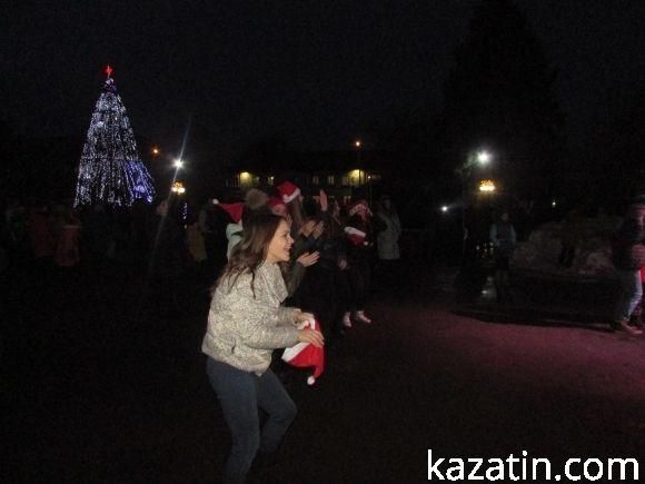 Святковий настрій на центральній площі міста, фото №8 на сайті 20minut.ua