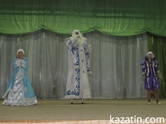 Артисти на ходулях підняли настрій, фото №10 на сайті 20minut.ua