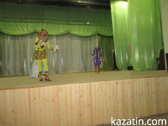 Артисти на ходулях підняли настрій, фото №8 на сайті 20minut.ua