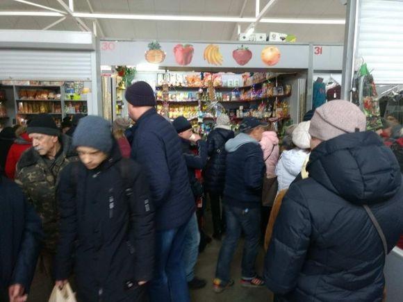 Місія “скупити все”: передноворічний ажіотаж на ринках Хмельницького на сайті vsim.ua Місія “скупити все”: передноворічний ажіотаж на ринках Хмельницького, фото №6 на сайті vsim.ua