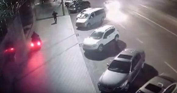 Новорічні правопорушення: п'яні на квадроциклі, вкрадені гірлянди та поламана фотозона з Beatles на сайті 20minut.ua Новорічні правопорушення: п'яні на квадроциклі, вкрадені гірлянди та поламана фотозона з Beatles, фото №3 на сайті 20minut.ua