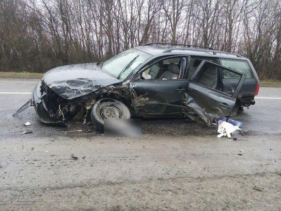 Новини Хмельницького - фото з Потрійна ДТП на Хмельниччині: перекинутий «Ford» і потрощений «Volkswagen» (ФОТО) Потрійна ДТП на Хмельниччині: перекинутий «Ford» і потрощений «Volkswagen» (ФОТО), фото №1 на сайті vsim.ua