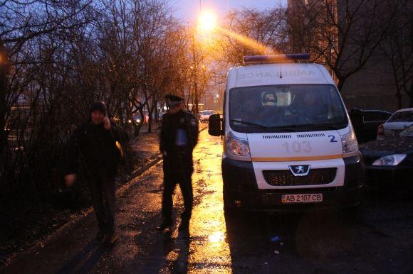 На вулиці Стельмаха вночі вбили чоловіка. На місці злочину ще працюють слідчі на сайті 20minut.ua На вулиці Стельмаха вночі вбили чоловіка. На місці злочину ще працюють слідчі, фото №1 на сайті 20minut.ua